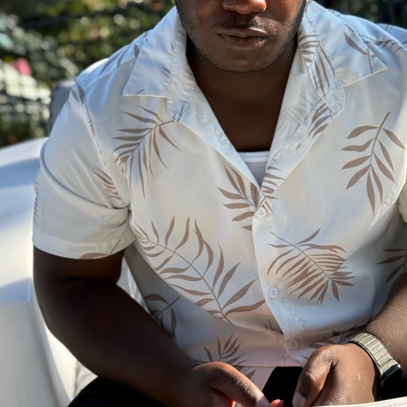 Casual White and Brown Leaf Print Men's Shirt - Picture 1 of 4